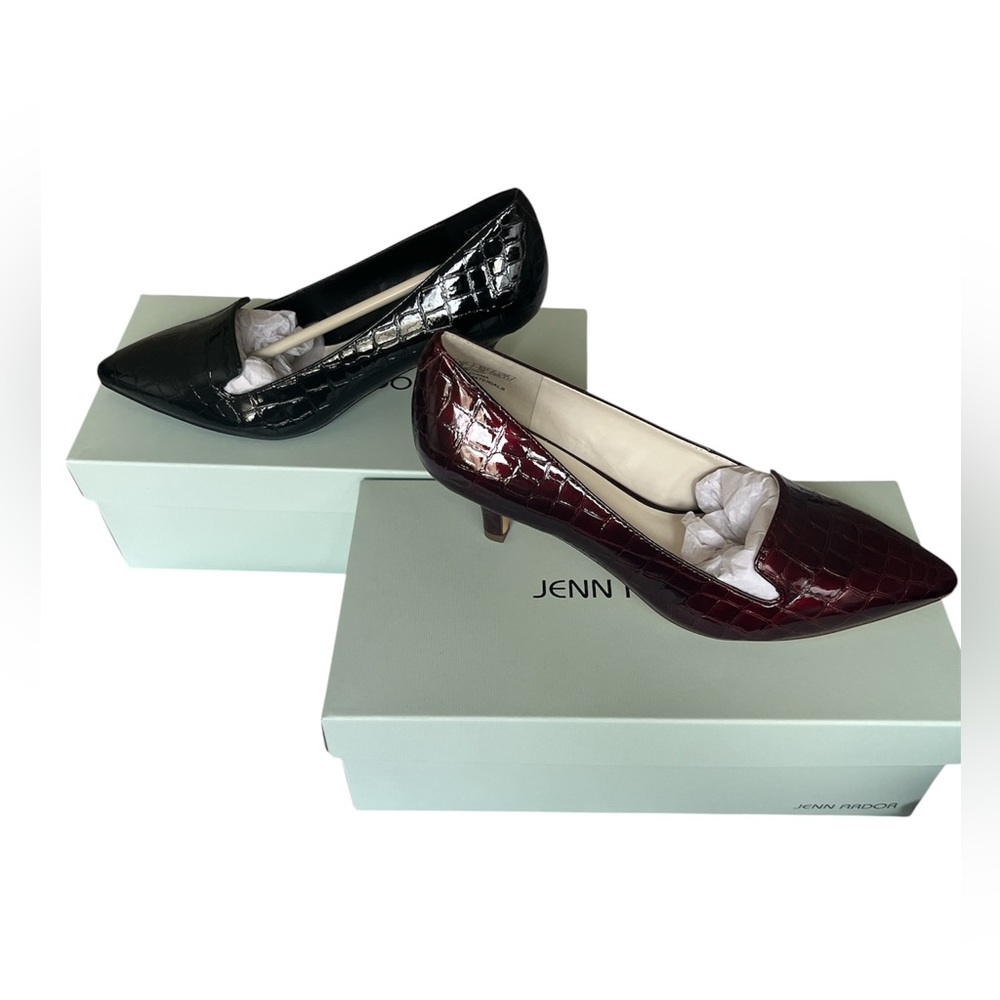 Jenn Ardor Black and Red Flats with Pointed Toe